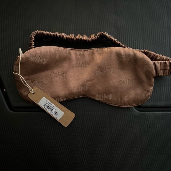 SKIMS SLEEPING MASK - Picture 3 of 3